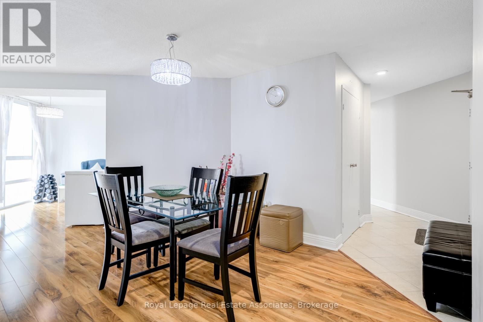 1006 - 3650 Kaneff Crescent, Mississauga, Ontario  L5A 4A1 - Photo 4 - W12800178