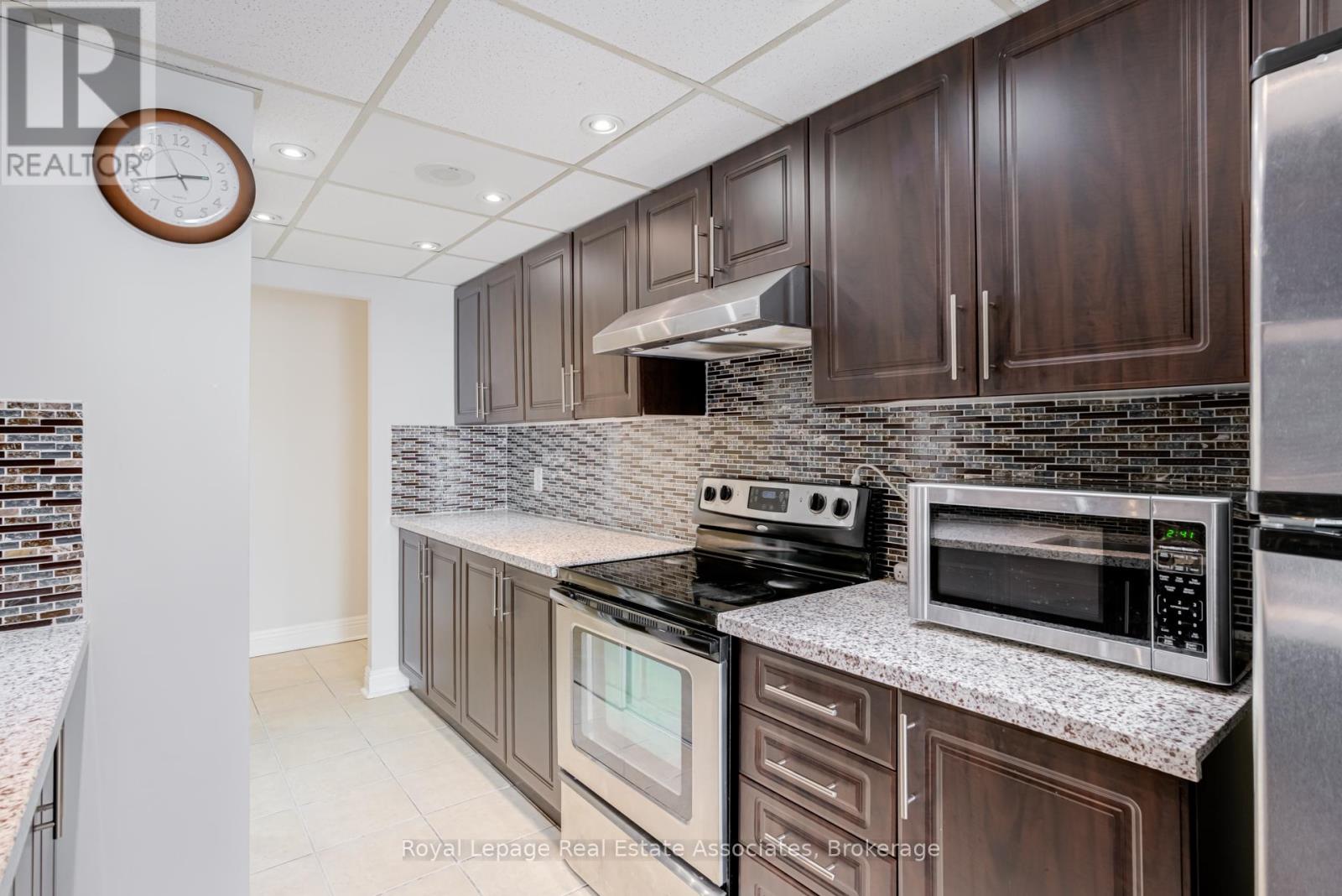 1006 - 3650 Kaneff Crescent, Mississauga, Ontario  L5A 4A1 - Photo 8 - W12800178