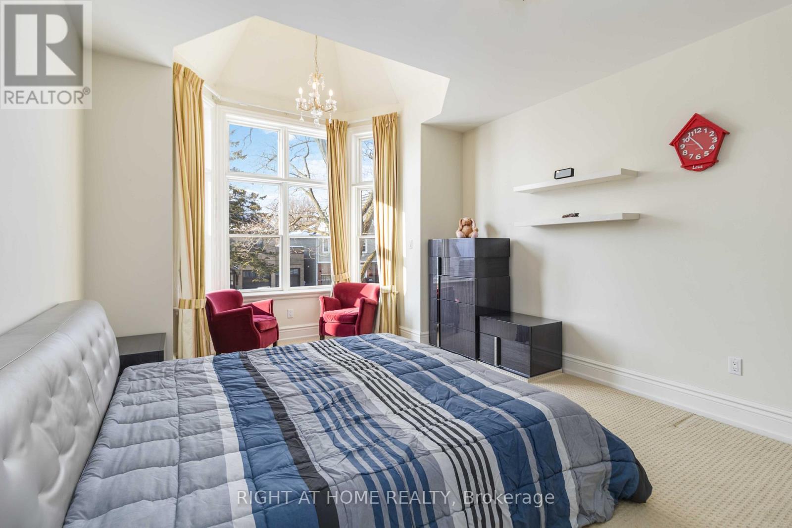 25 Oakwood Avenue S, Mississauga, Ontario  L5G 3L2 - Photo 34 - W12800208