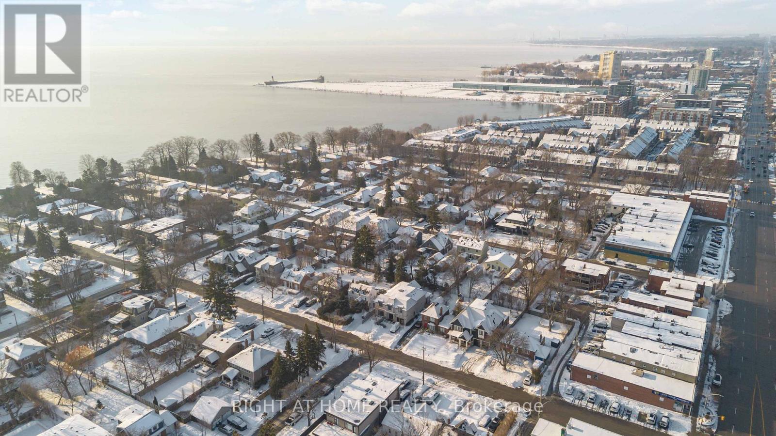 25 Oakwood Avenue S, Mississauga, Ontario  L5G 3L2 - Photo 48 - W12800208