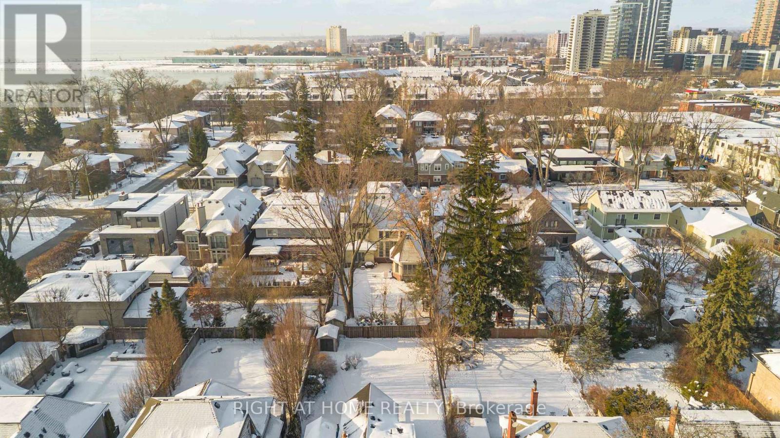 25 Oakwood Avenue S, Mississauga, Ontario  L5G 3L2 - Photo 49 - W12800208