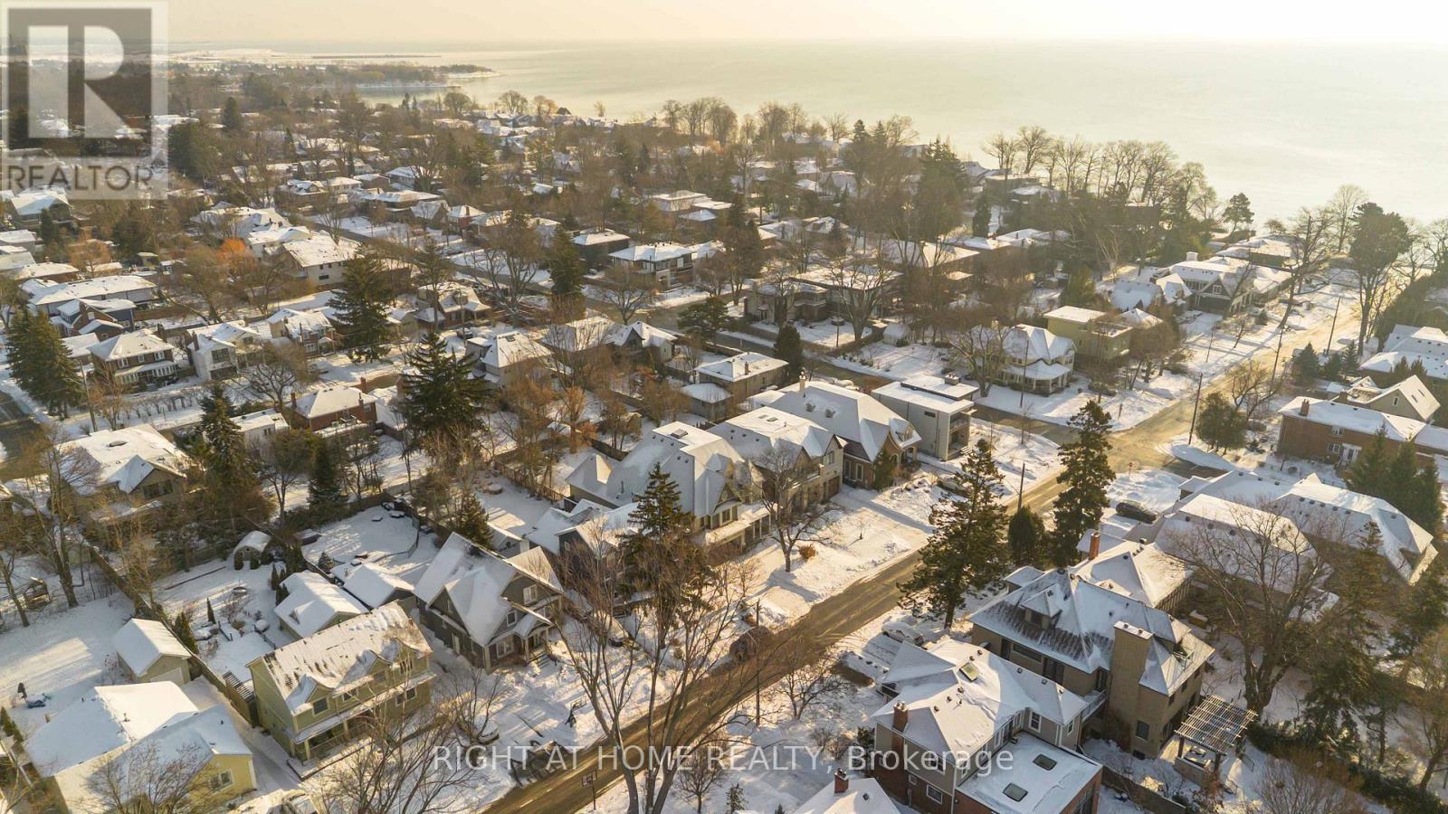 25 Oakwood Avenue S, Mississauga, Ontario  L5G 3L2 - Photo 50 - W12800208