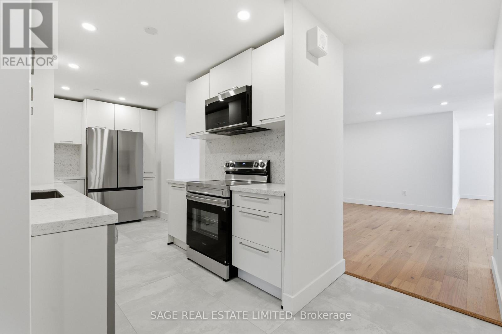 707 - 1515 Lakeshore Road E, Mississauga, Ontario  L5E 3E3 - Photo 3 - W12800210