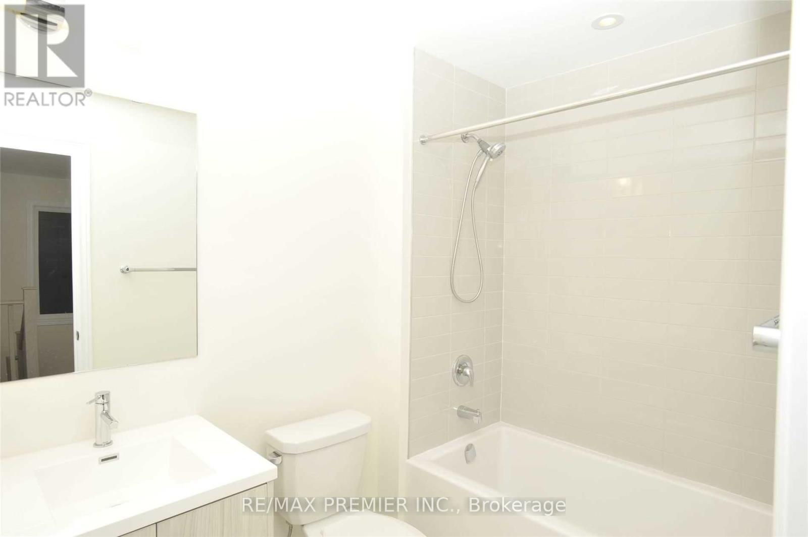 25 Pelican Lane, Hamilton, Ontario  L8K 5J3 - Photo 22 - X12800198