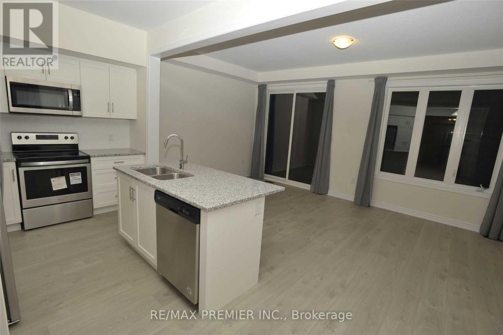 25 Pelican Lane, Hamilton, Ontario  L8K 5J3 - Photo 5 - X12800198