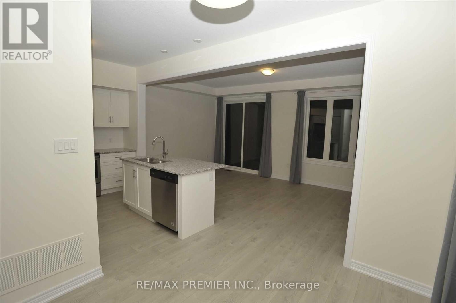 25 Pelican Lane, Hamilton, Ontario  L8K 5J3 - Photo 6 - X12800198