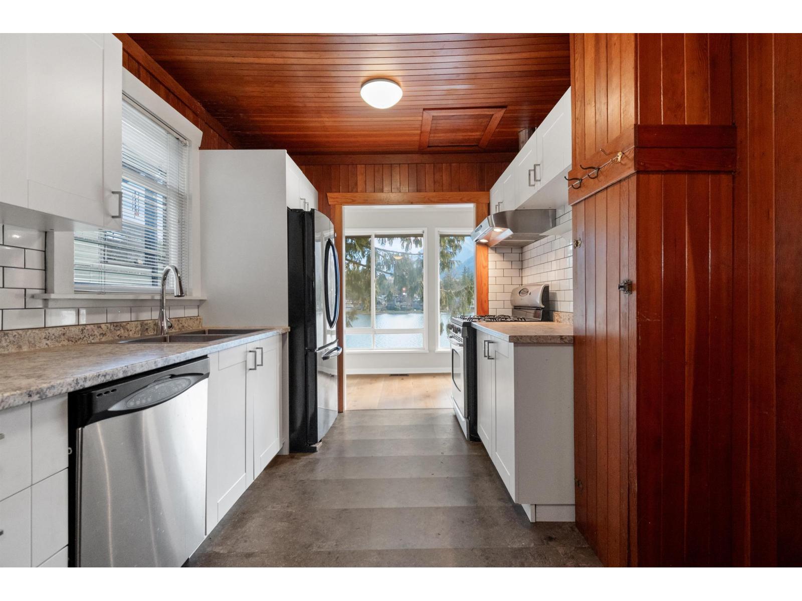 36 Lakeshore Drive, Cultus Lake North, Cultus Lake, British Columbia  V2R 5A1 - Photo 14 - R3090256