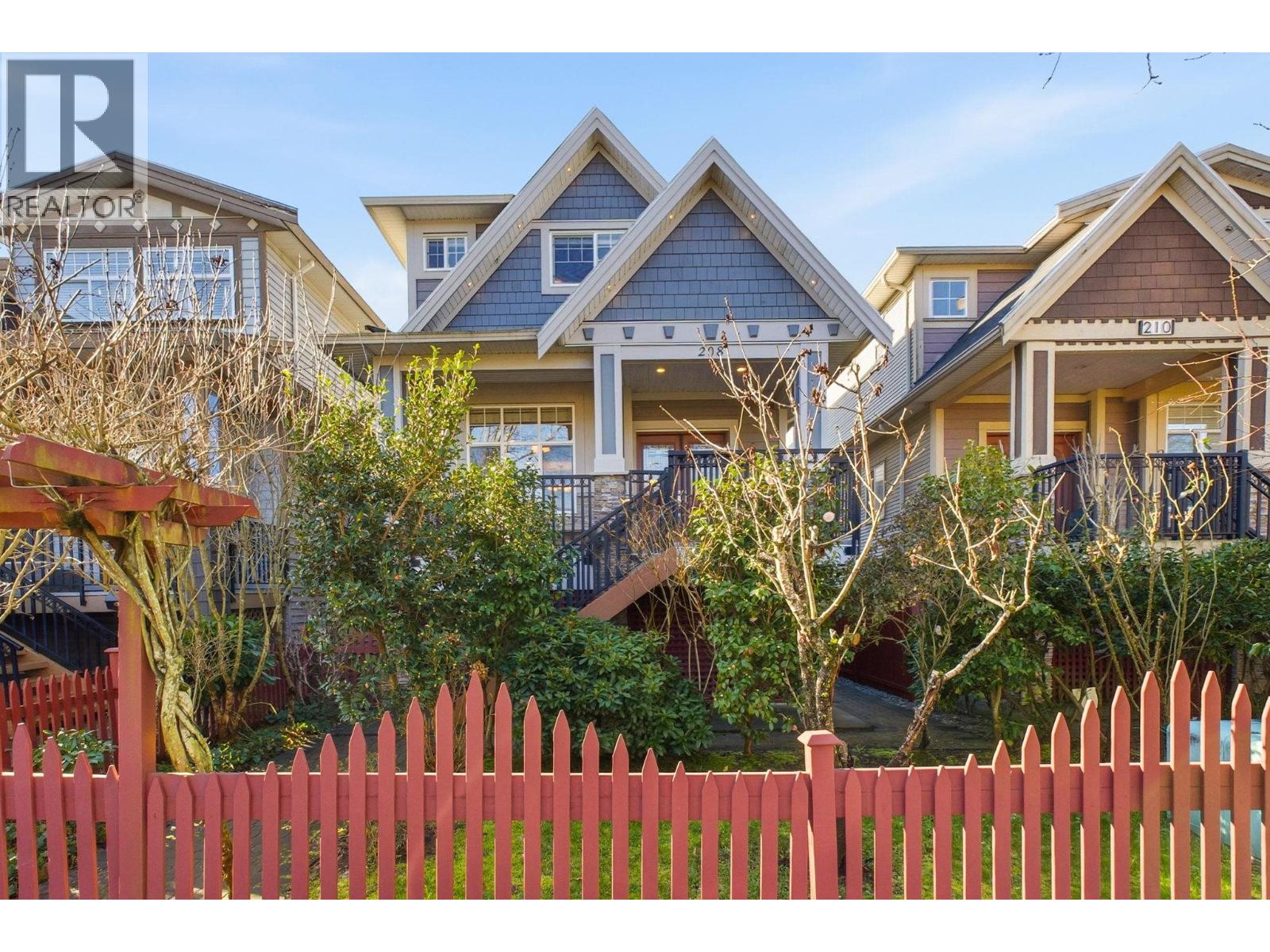 208 Hume Street, New Westminster, British Columbia  V3M 5N5 - Photo 2 - R3090756