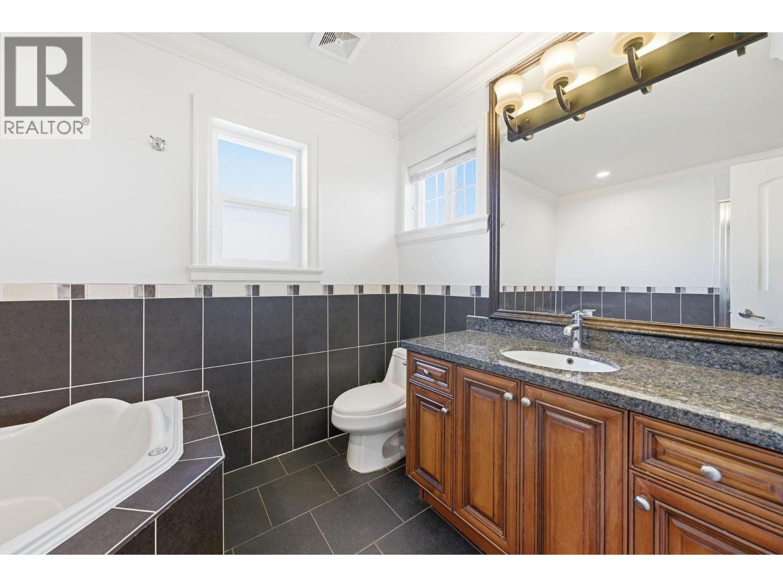 208 Hume Street, New Westminster, British Columbia  V3M 5N5 - Photo 23 - R3090756