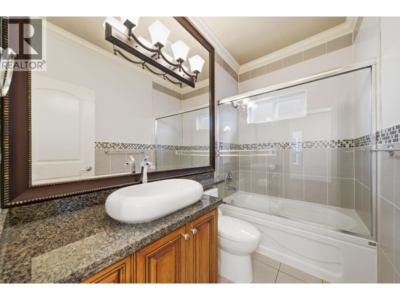 208 Hume Street, New Westminster, British Columbia  V3M 5N5 - Photo 11 - R3090756