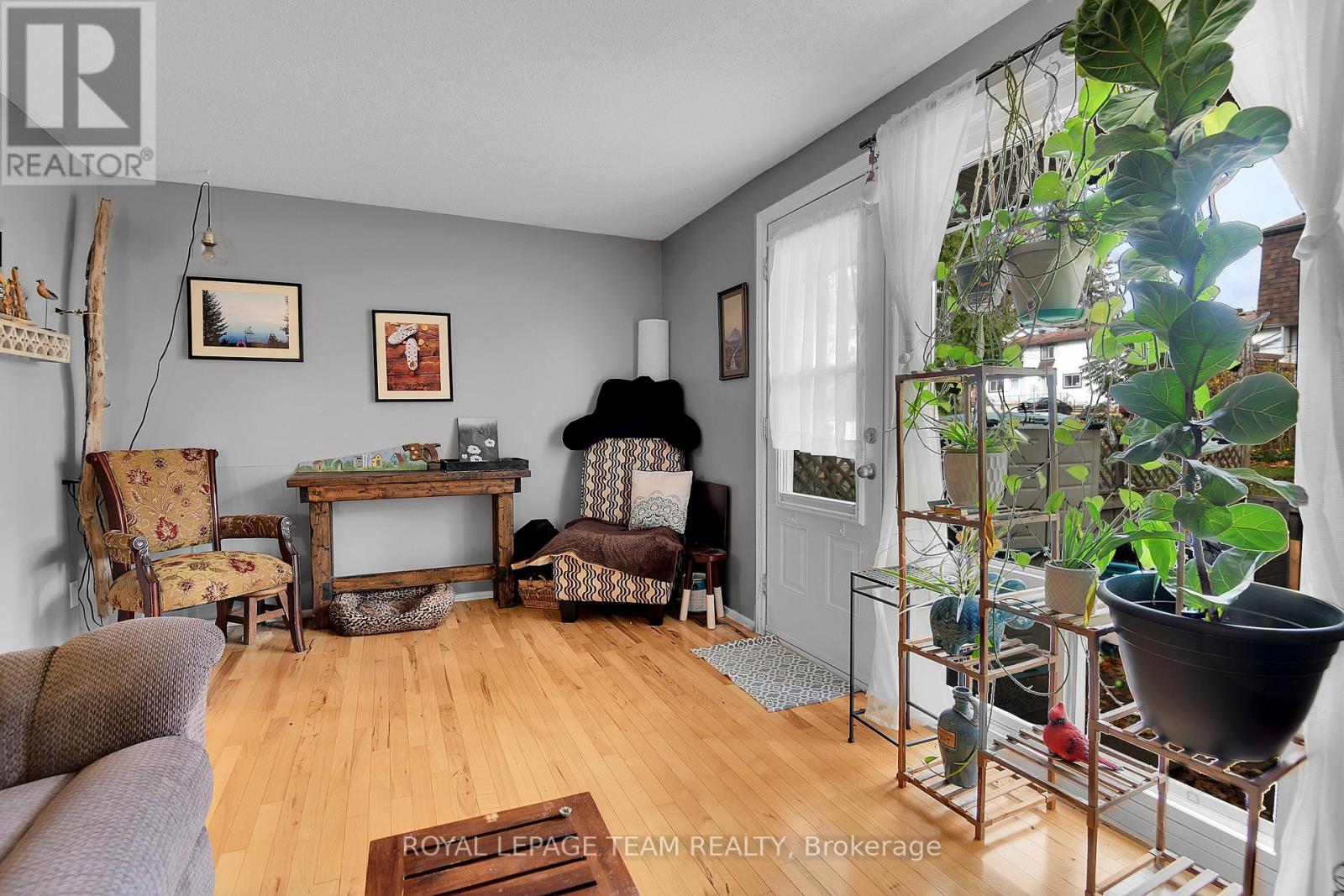 B - 902 Elmsmere Road, Ottawa, Ontario  K1J 7T6 - Photo 7 - X12800234