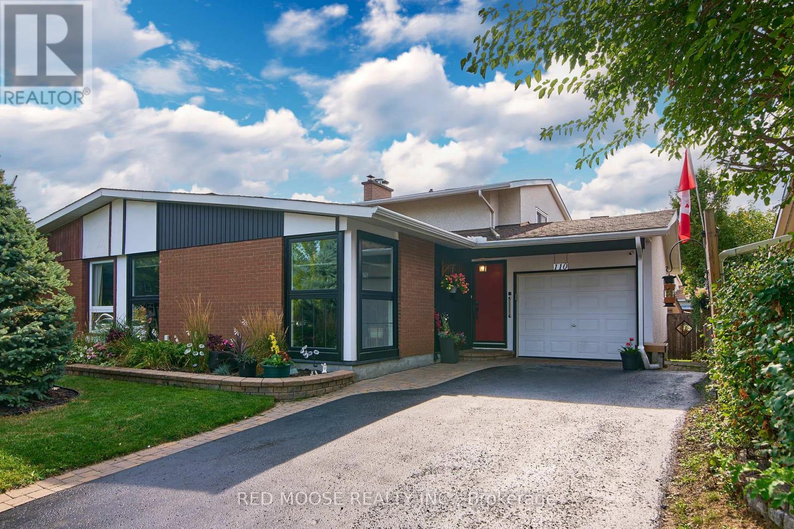 110 Woodfield Drive, Ottawa, Ontario  K2G 0A3 - Photo 3 - X12800240