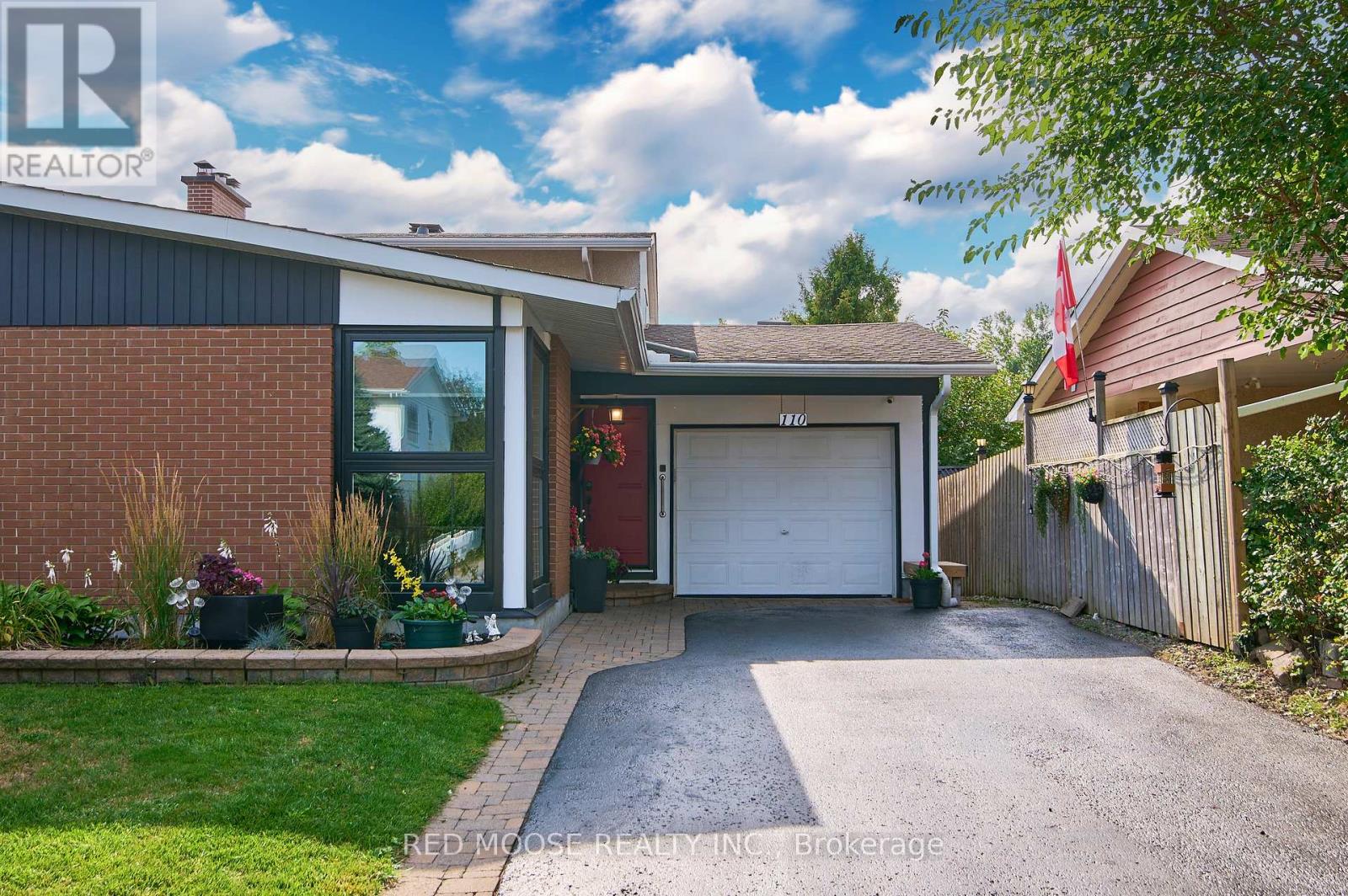 110 Woodfield Drive, Ottawa, Ontario  K2G 0A3 - Photo 4 - X12800240