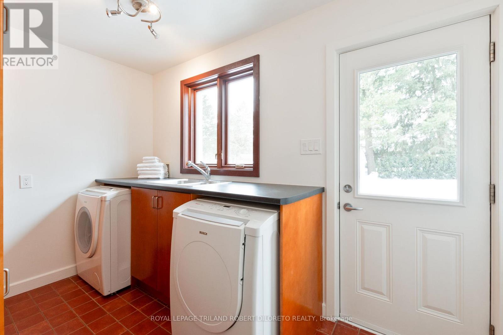 20 Cherokee Road, London North, Ontario  N6G 2N8 - Photo 18 - X12797006