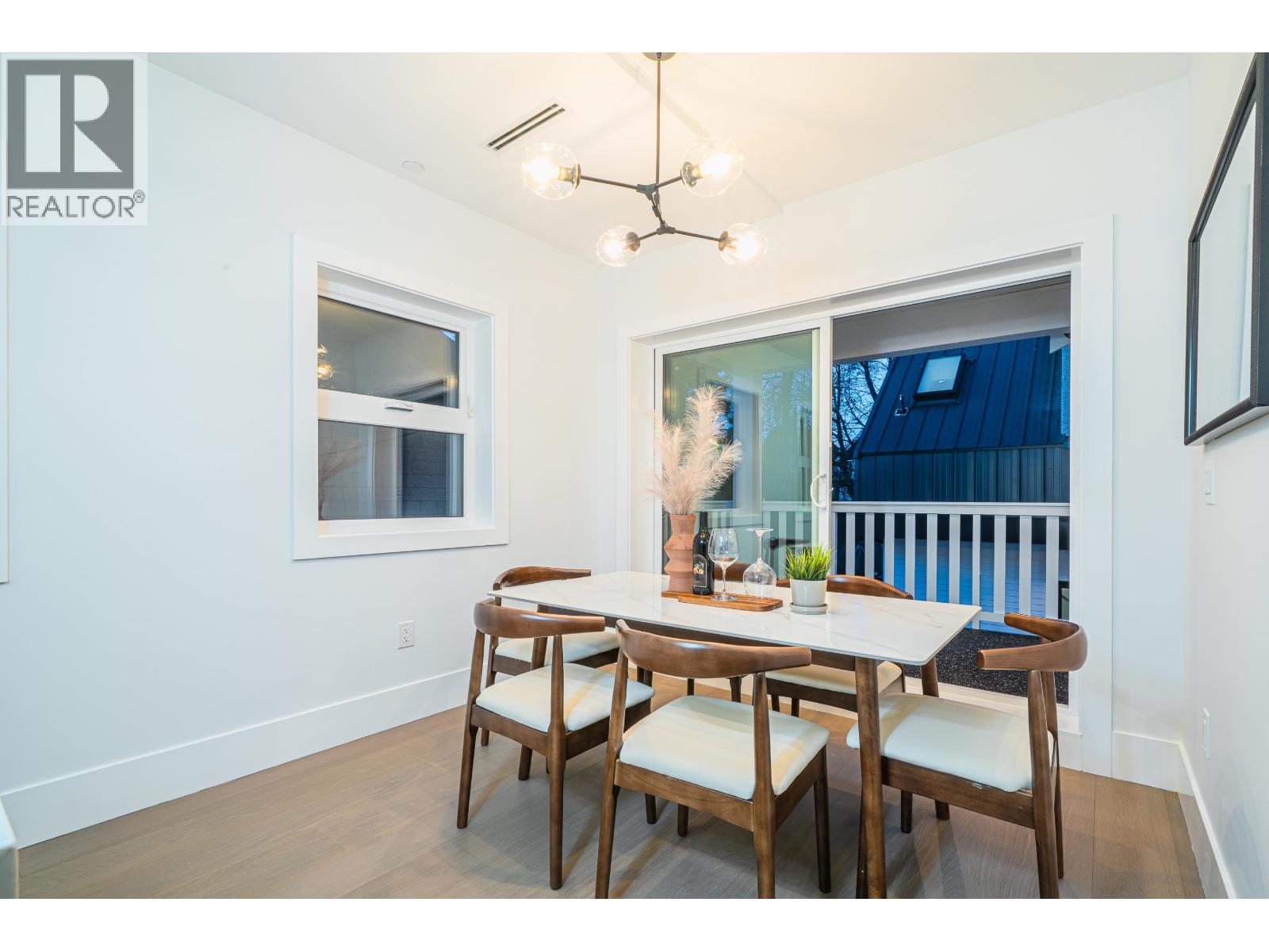 2735 W 8th Avenue, Vancouver, British Columbia  V6K 2B7 - Photo 11 - R3091457