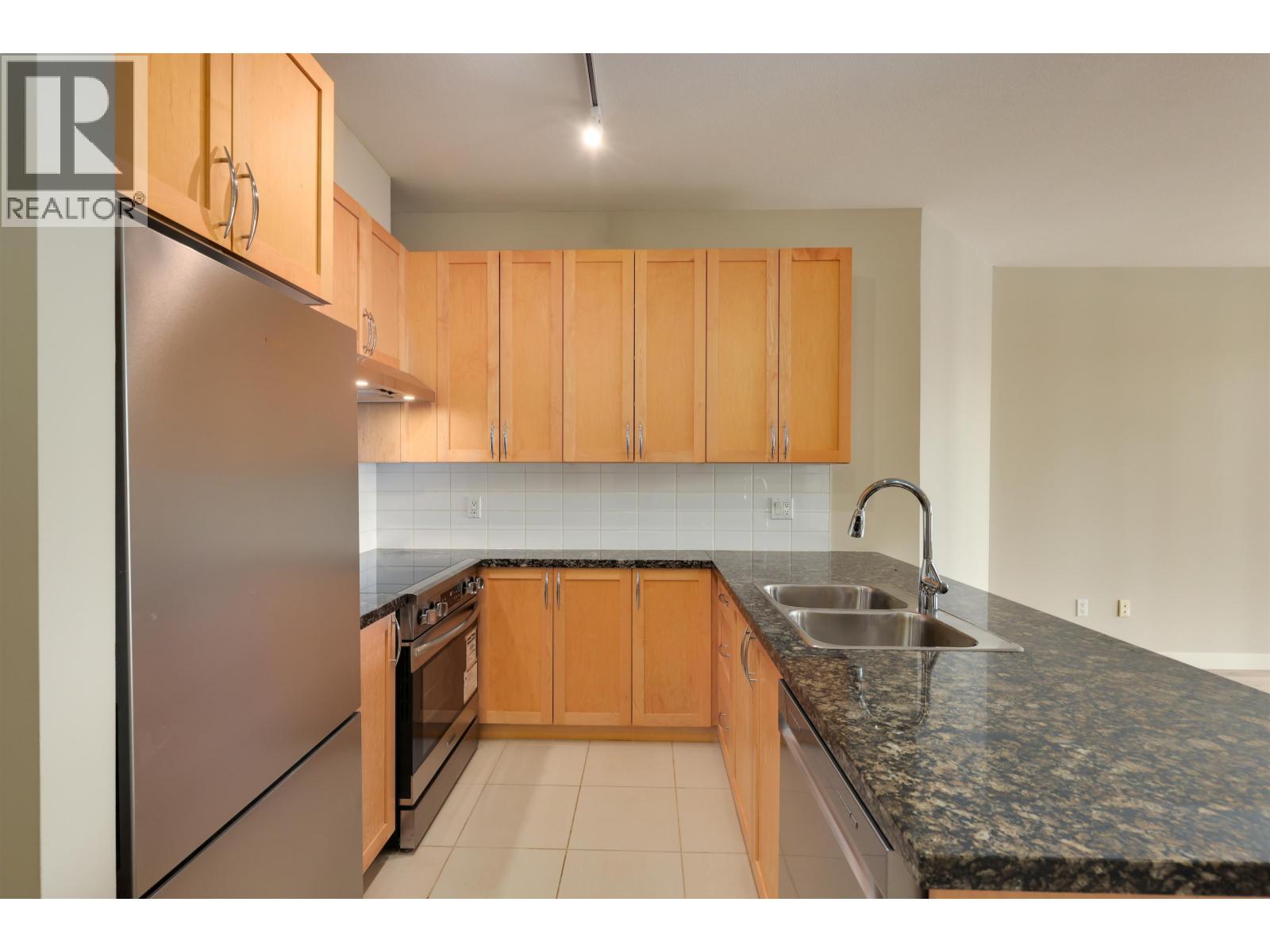 1004 6823 Station Hill Drive, Burnaby, British Columbia  V3N 0A9 - Photo 10 - R3091463