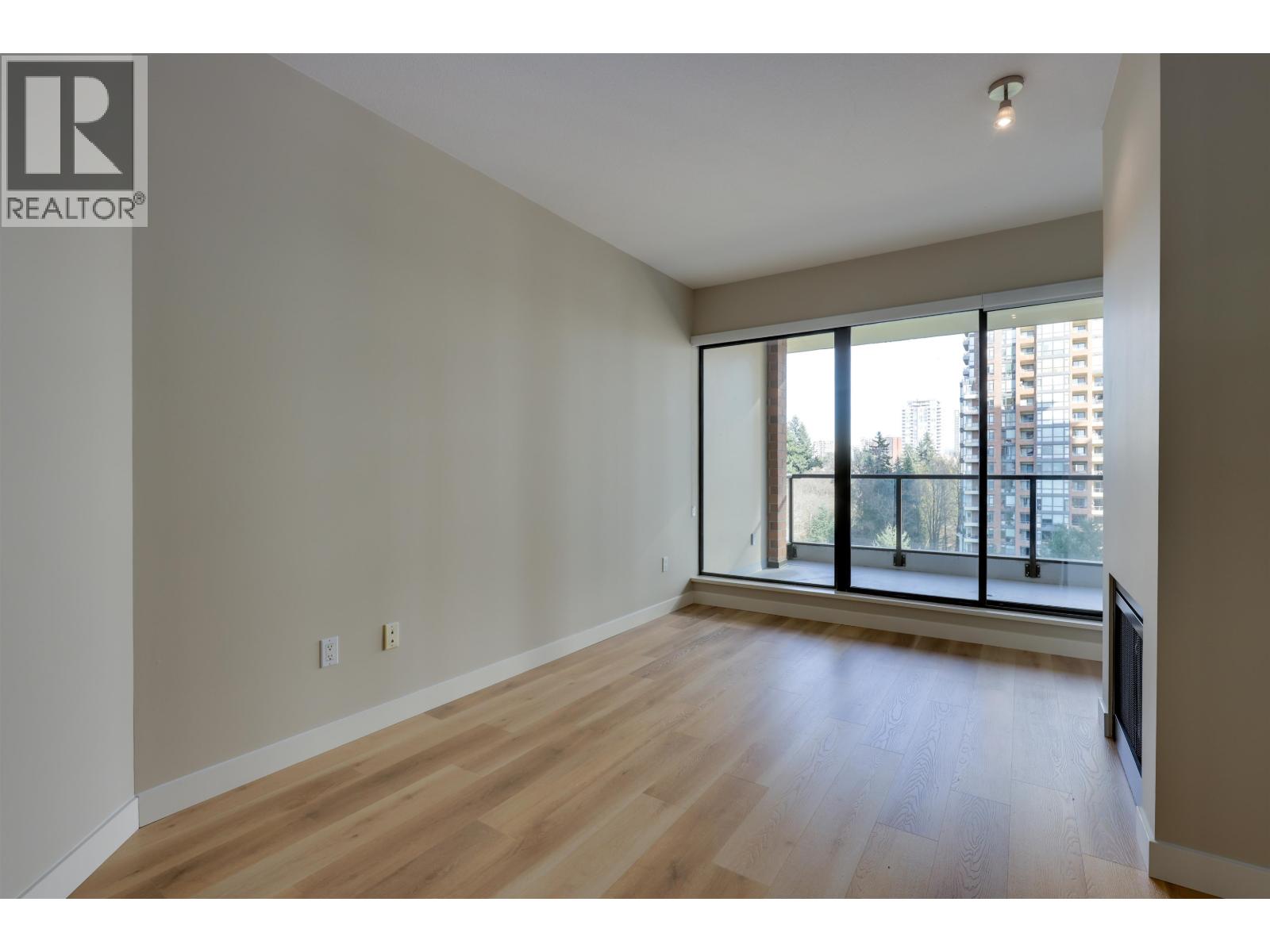 1004 6823 Station Hill Drive, Burnaby, British Columbia  V3N 0A9 - Photo 2 - R3091463