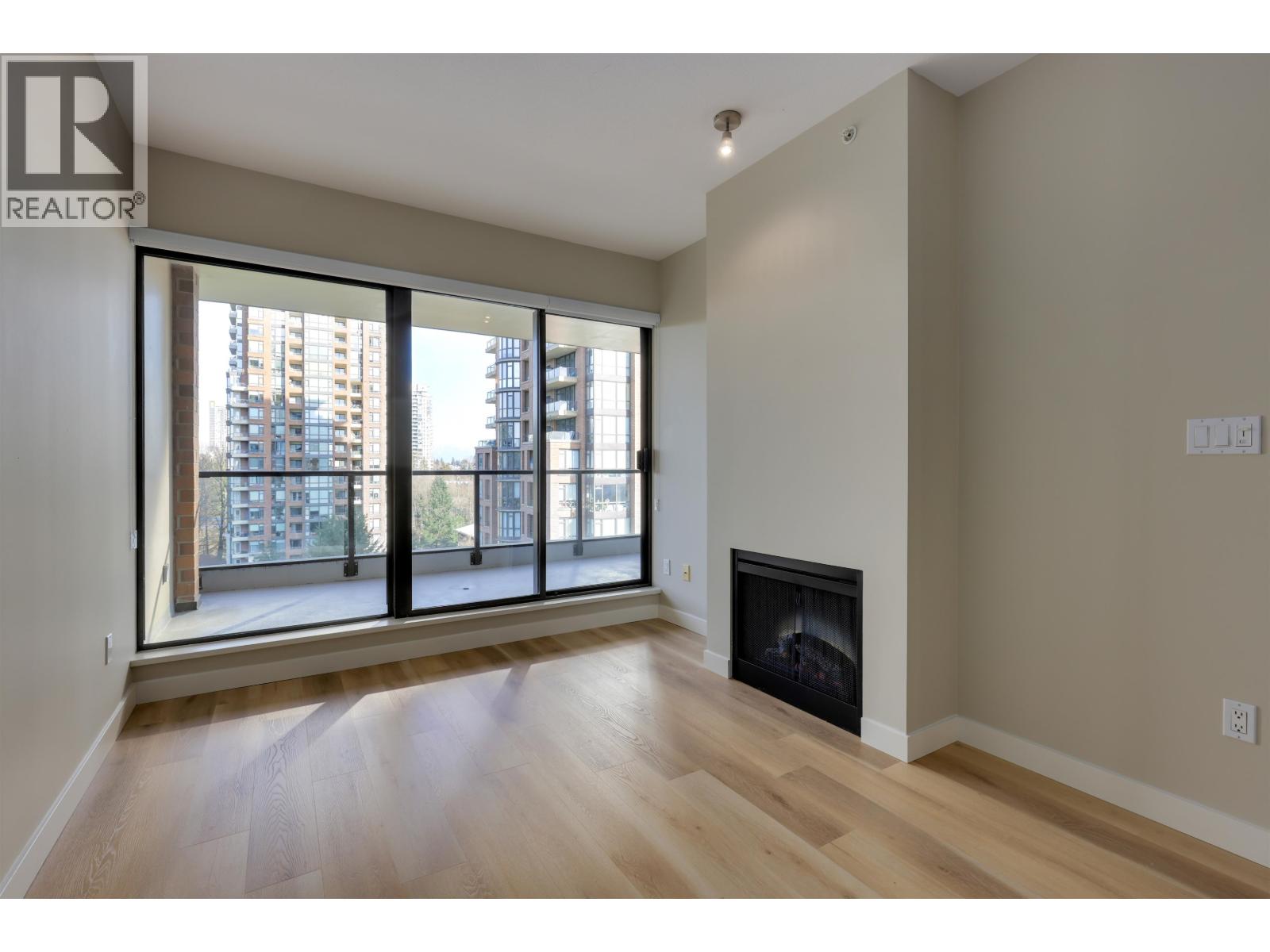 1004 6823 Station Hill Drive, Burnaby, British Columbia  V3N 0A9 - Photo 4 - R3091463