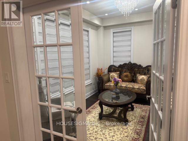 122 Cactus Crescent, Hamilton, Ontario  L8K 0M3 - Photo 4 - X12800236