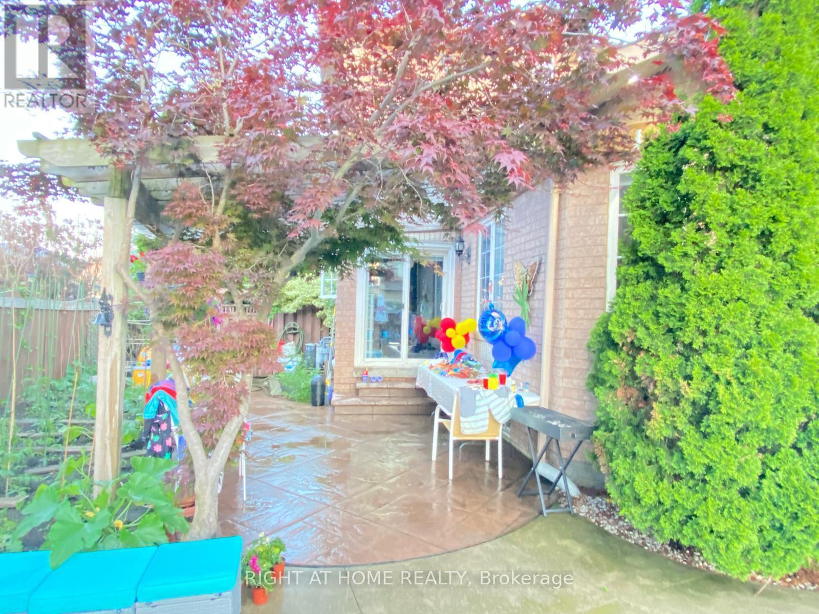 2 Melrose Gardens, Brampton, Ontario  L7A 1J7 - Photo 41 - W12789770