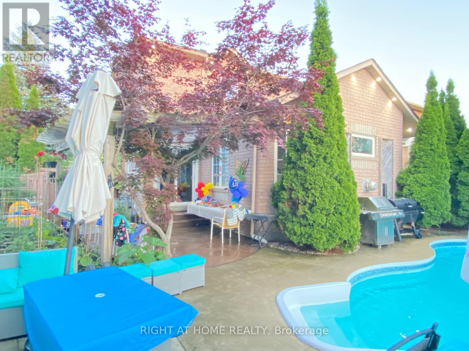 2 Melrose Gardens, Brampton, Ontario  L7A 1J7 - Photo 44 - W12789770