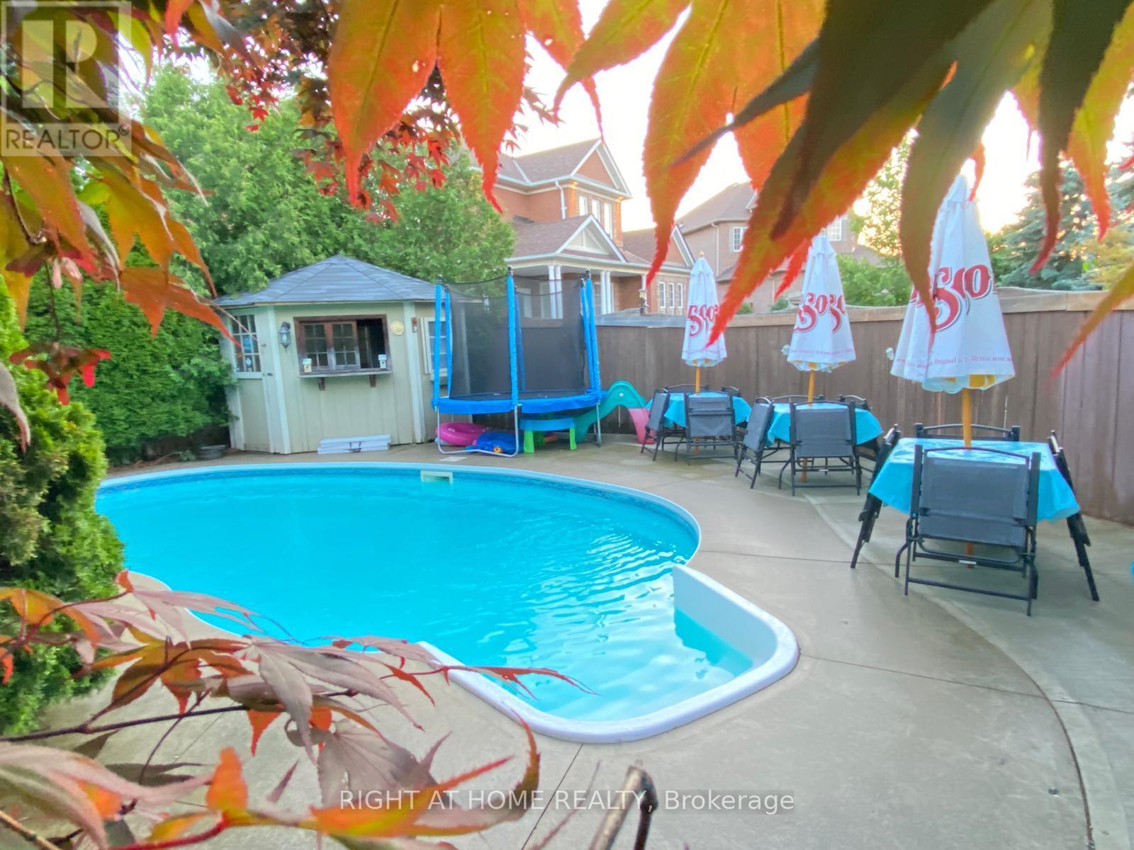 2 Melrose Gardens, Brampton, Ontario  L7A 1J7 - Photo 46 - W12789770