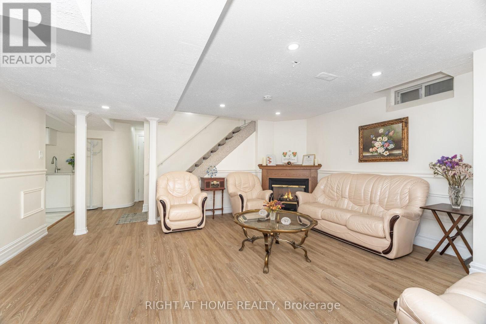 2 Melrose Gardens, Brampton, Ontario  L7A 1J7 - Photo 30 - W12789770