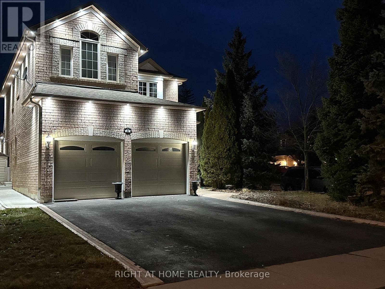 2 Melrose Gardens, Brampton, Ontario  L7A 1J7 - Photo 2 - W12789770