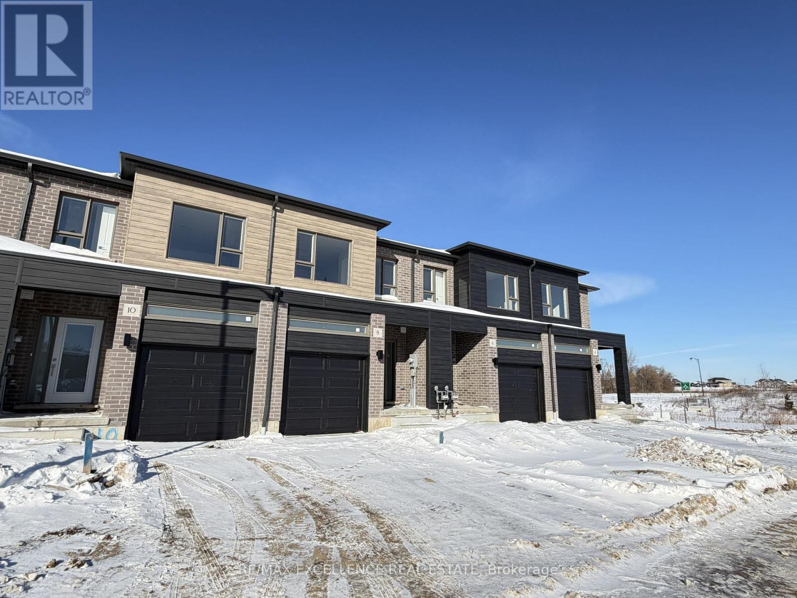 8 Red Oak Common, Cambridge, Ontario  N1S 0G3 - Photo 2 - X12799286