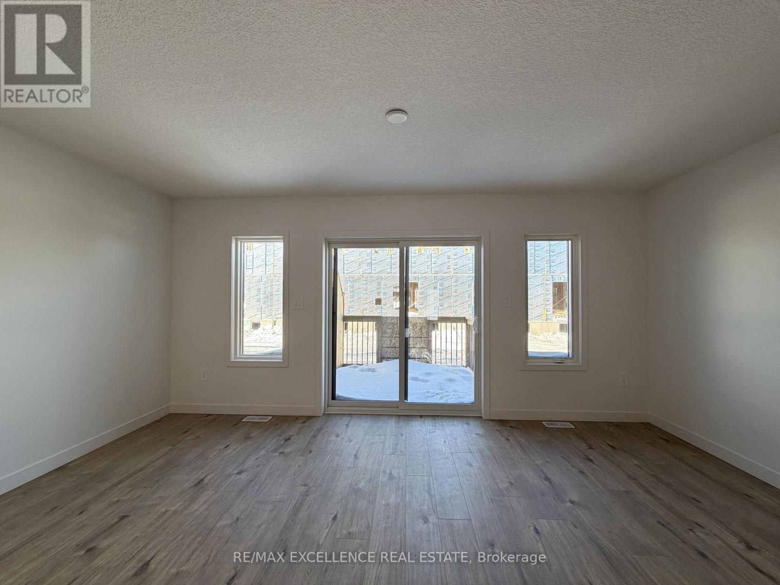 8 Red Oak Common, Cambridge, Ontario  N1S 0G3 - Photo 7 - X12799286