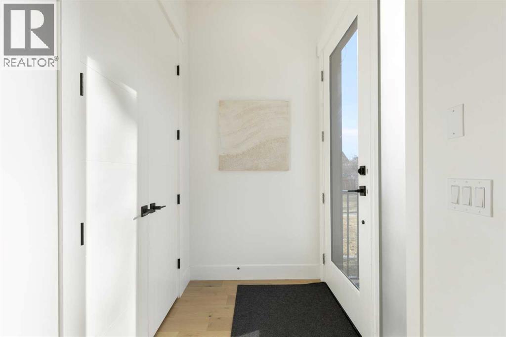 234 25 Avenue Ne, Calgary, Alberta  T2E 1Y1 - Photo 2 - A2281458