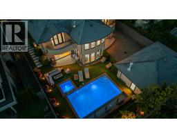 2809 EDGEMONT BOULEVARD, North Vancouver, British Columbia