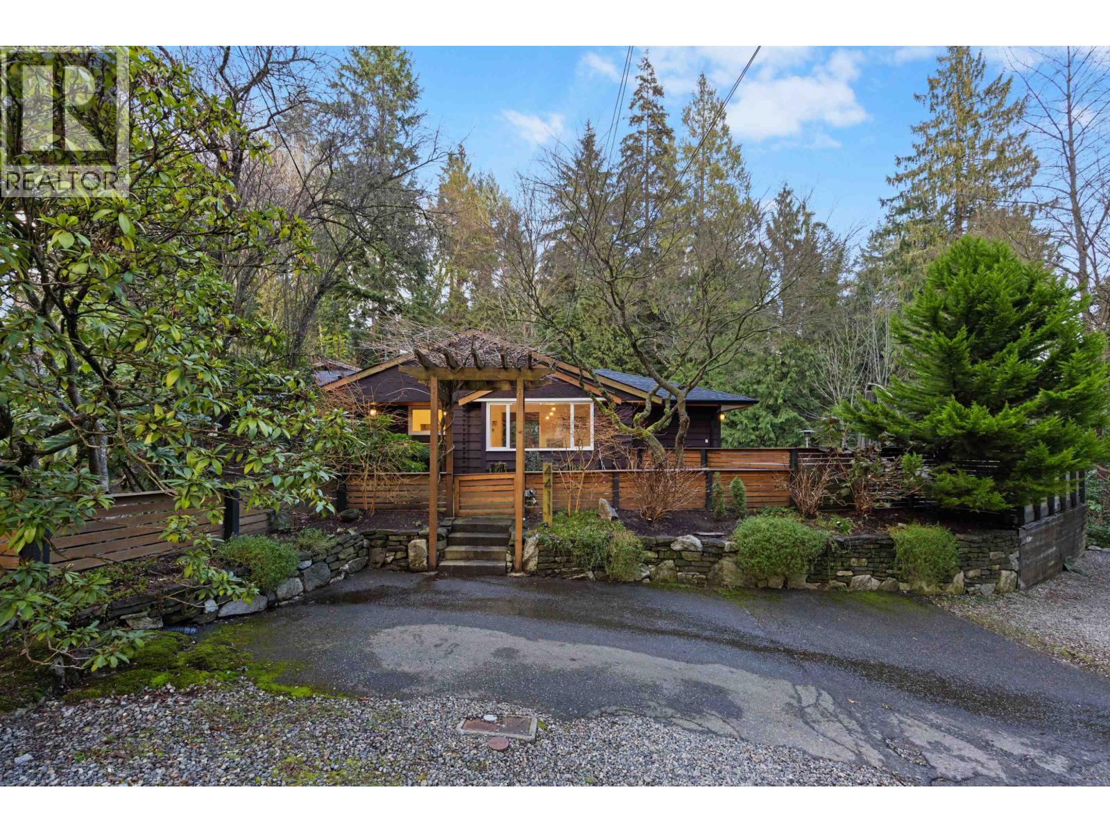 4411 Stone Crescent, West Vancouver, British Columbia  V7W 1B8 - Photo 37 - R3090265