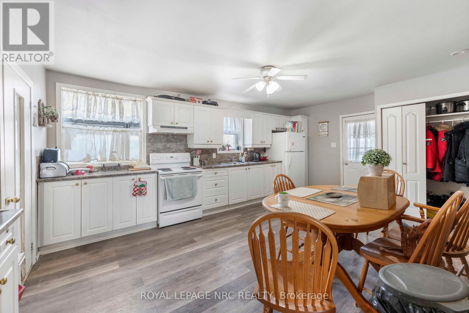 87 Pine Street S, Thorold, Ontario  L2V 3L9 - Photo 11 - X12800324