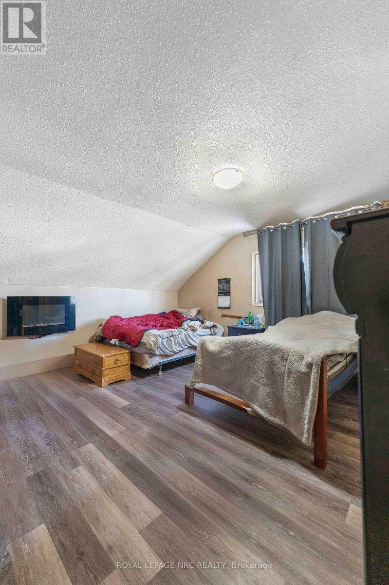 87 Pine Street S, Thorold, Ontario  L2V 3L9 - Photo 23 - X12800324