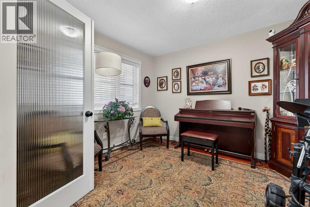 641 Marie Van Haarlem Crescent N, Lethbridge, Alberta  T1H 6Y9 - Photo 8 - A2287414