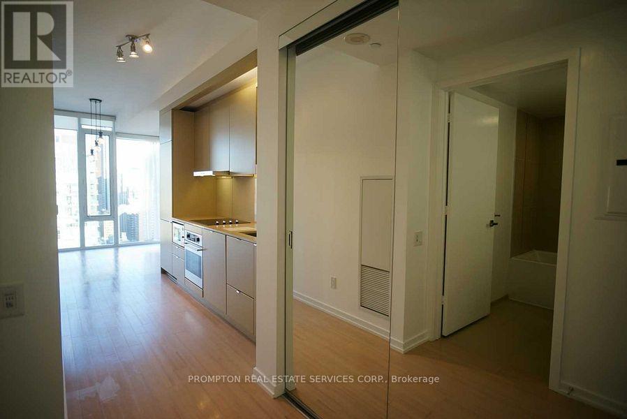 4005 - 101 Peter Street, Toronto, Ontario  M5V 0G6 - Photo 3 - C12800282