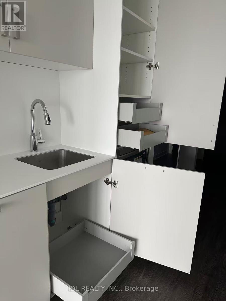 3306 - 88 Queen Street E, Toronto, Ontario  M5C 0B6 - Photo 4 - C12800306