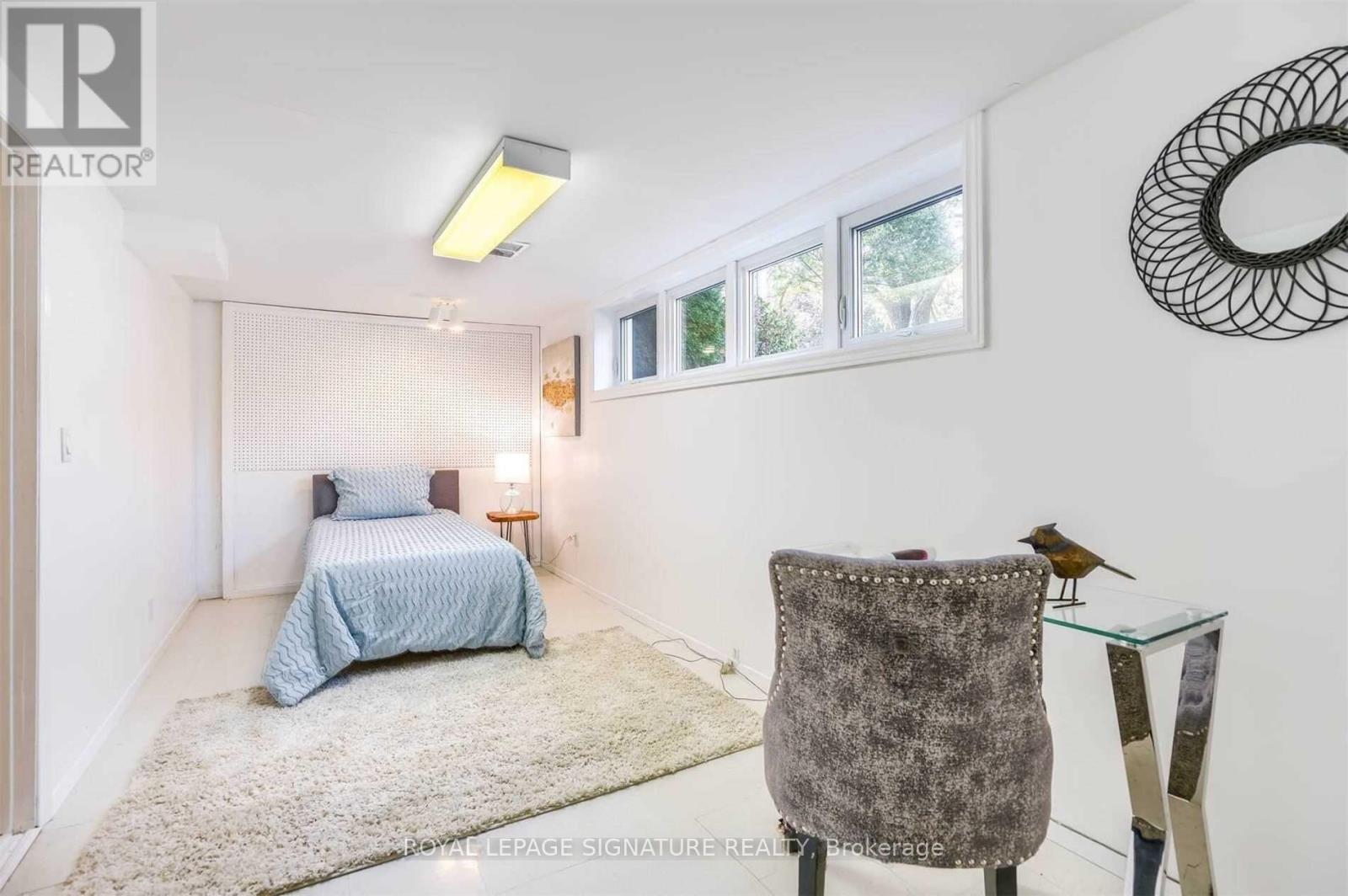 1 Yewfield Crescent, Toronto, Ontario  M3B 2Y4 - Photo 14 - C12800328