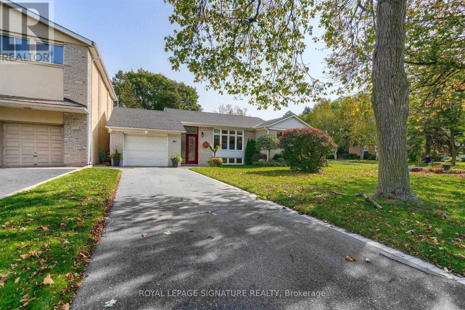 1 Yewfield Crescent, Toronto, Ontario  M3B 2Y4 - Photo 23 - C12800328