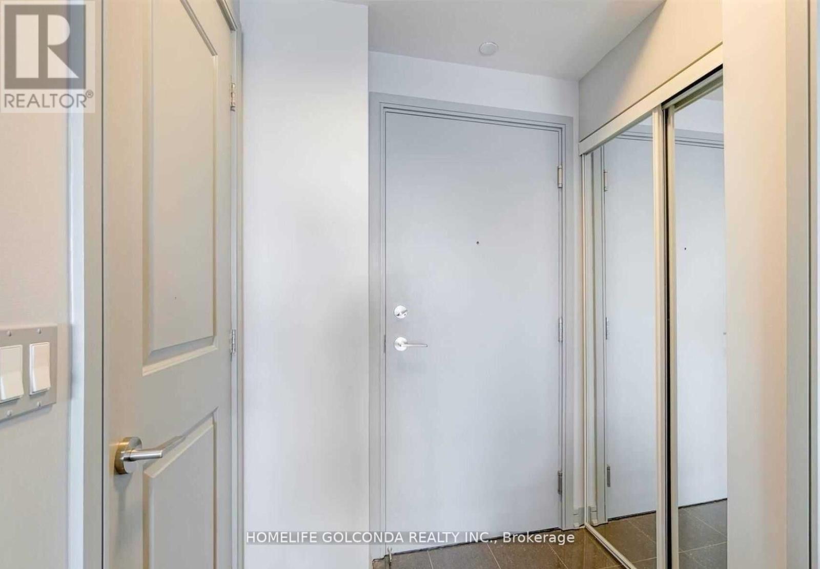 1905 - 9201 Yonge Street, Richmond Hill, Ontario  L4C 1H9 - Photo 3 - N12800276