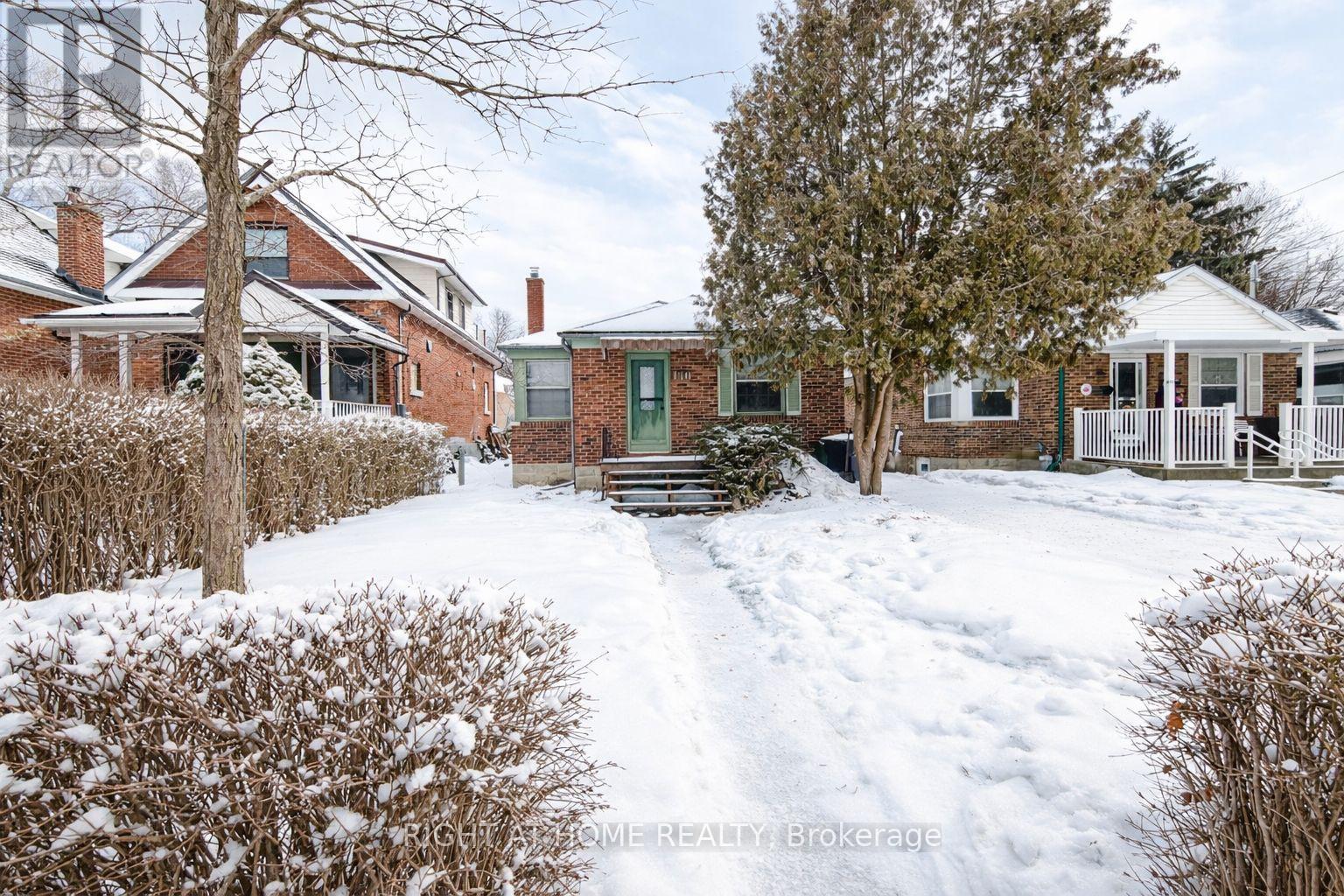 140 STANLEY AVENUE, Toronto, Ontario