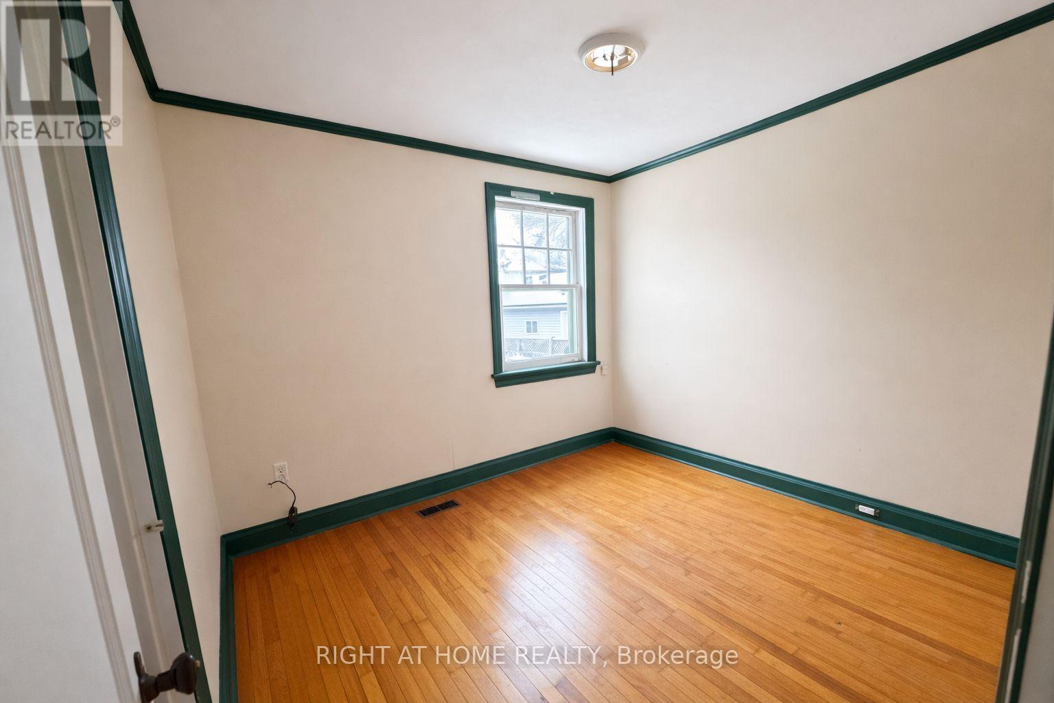 140 Stanley Avenue, Toronto, Ontario  M8V 1N9 - Photo 11 - W12800256