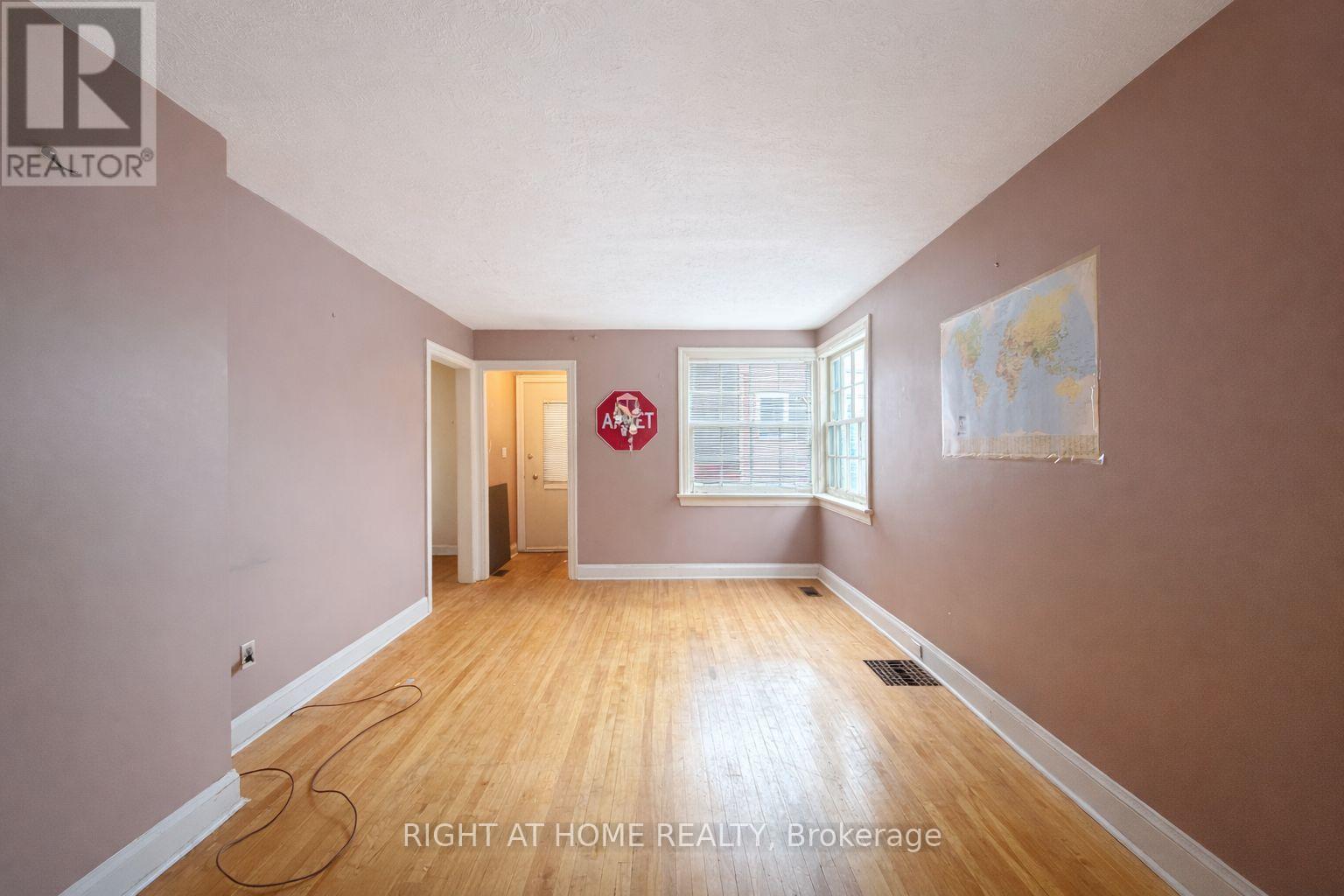 140 Stanley Avenue, Toronto, Ontario  M8V 1N9 - Photo 6 - W12800256
