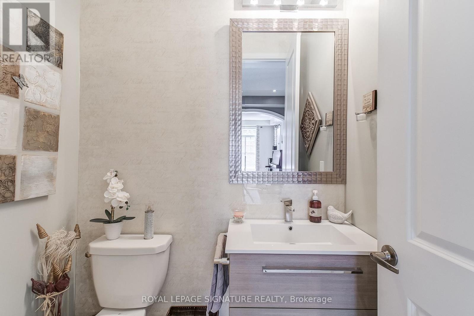 18 Flanders Road, Brampton, Ontario  L6X 0W4 - Photo 8 - W12800278