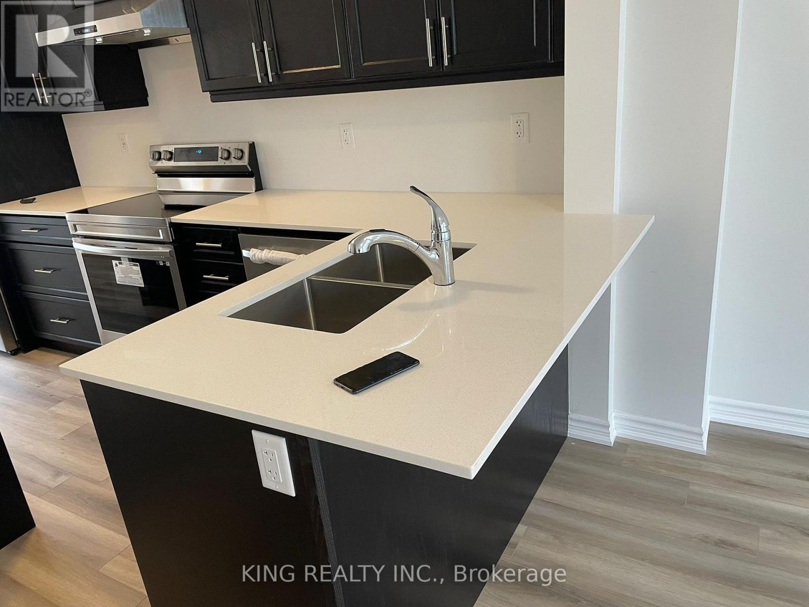 21 - 290 Equestrian Way, Cambridge, Ontario  N3E 0E7 - Photo 3 - X12800244