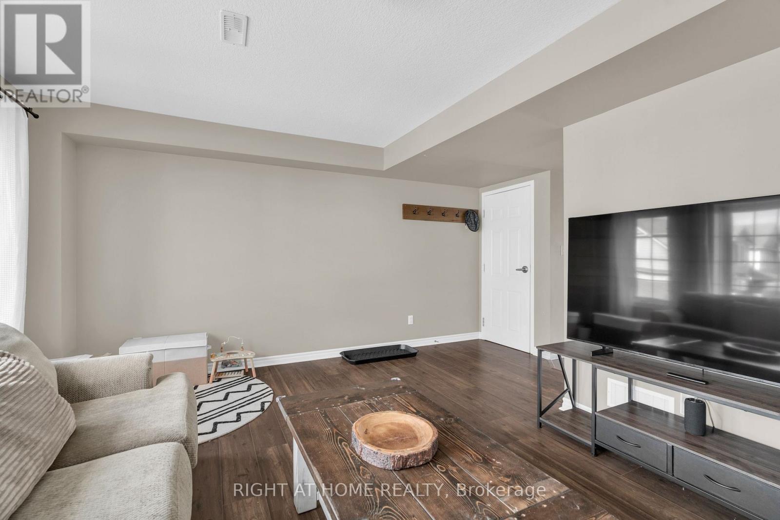 B - 630 Woodlawn Road E, Guelph, Ontario  N1E 0K4 - Photo 3 - X12800260