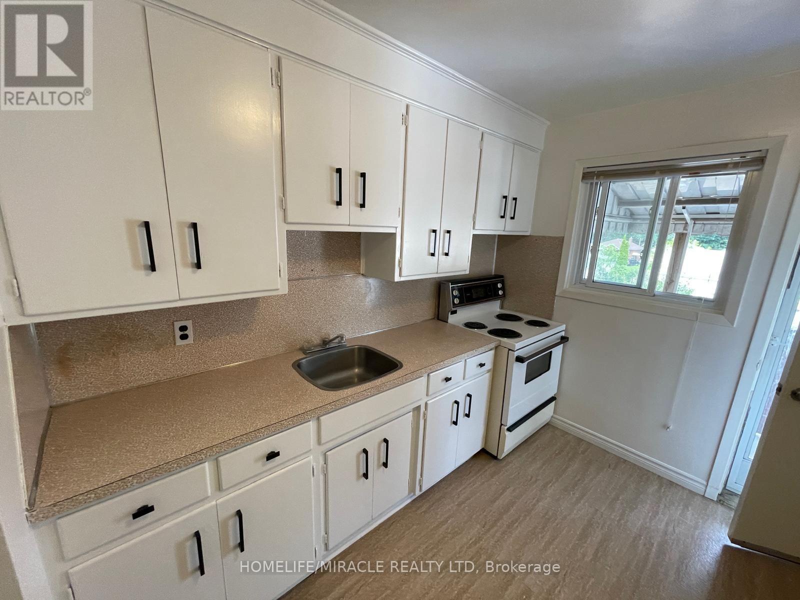 3 - 270 Clifton Road, Kitchener, Ontario  N2H 4W2 - Photo 2 - X12800304