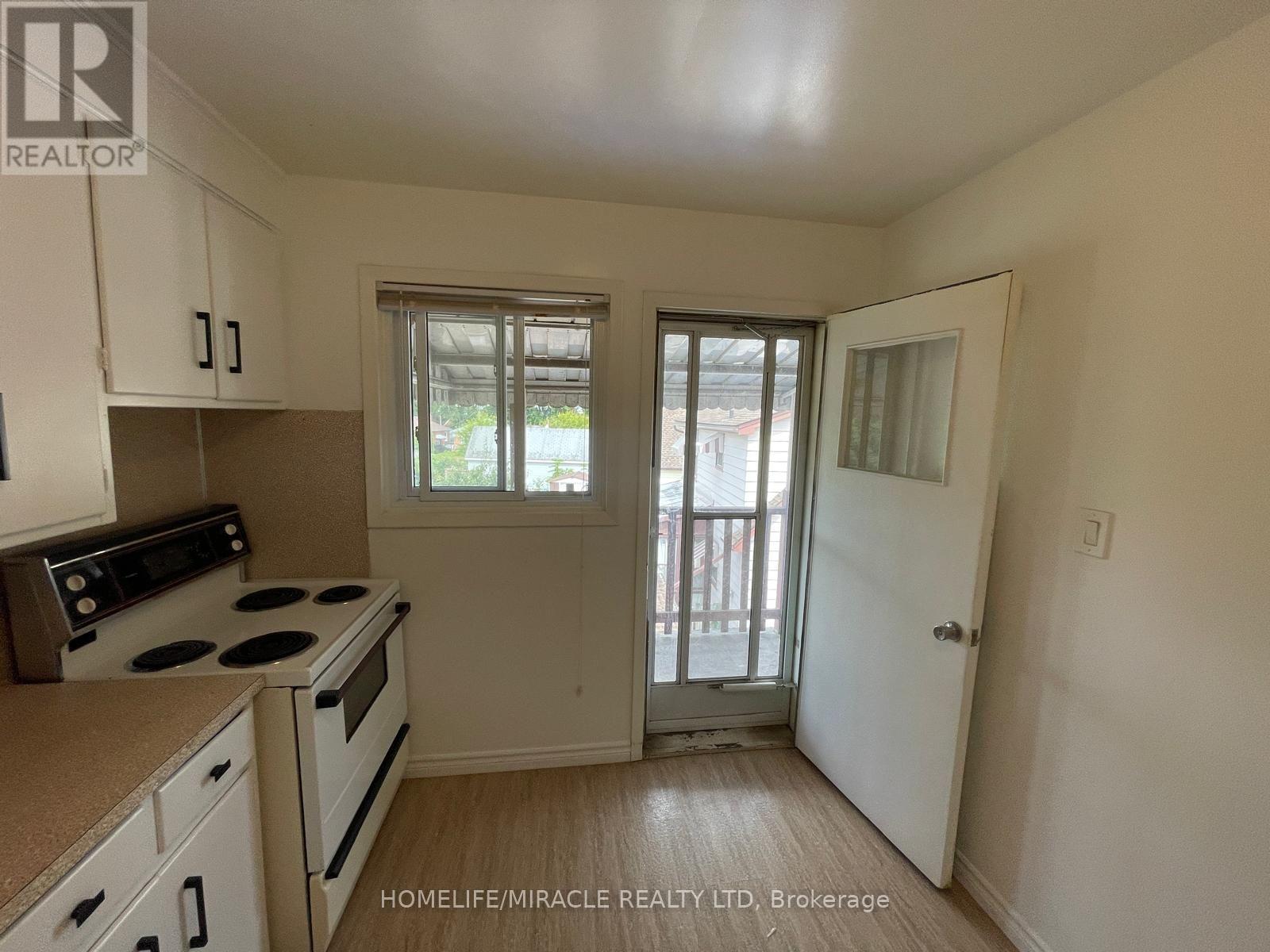 3 - 270 Clifton Road, Kitchener, Ontario  N2H 4W2 - Photo 6 - X12800304