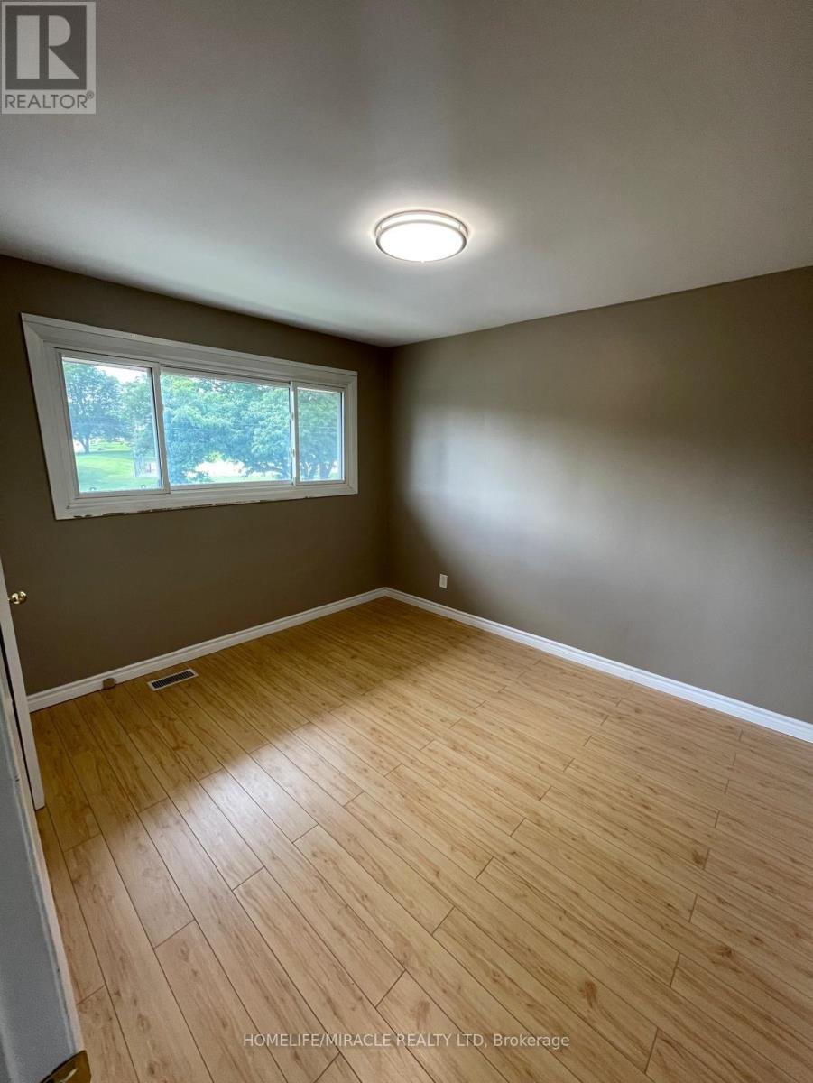 3 - 270 Clifton Road, Kitchener, Ontario  N2H 4W2 - Photo 9 - X12800304